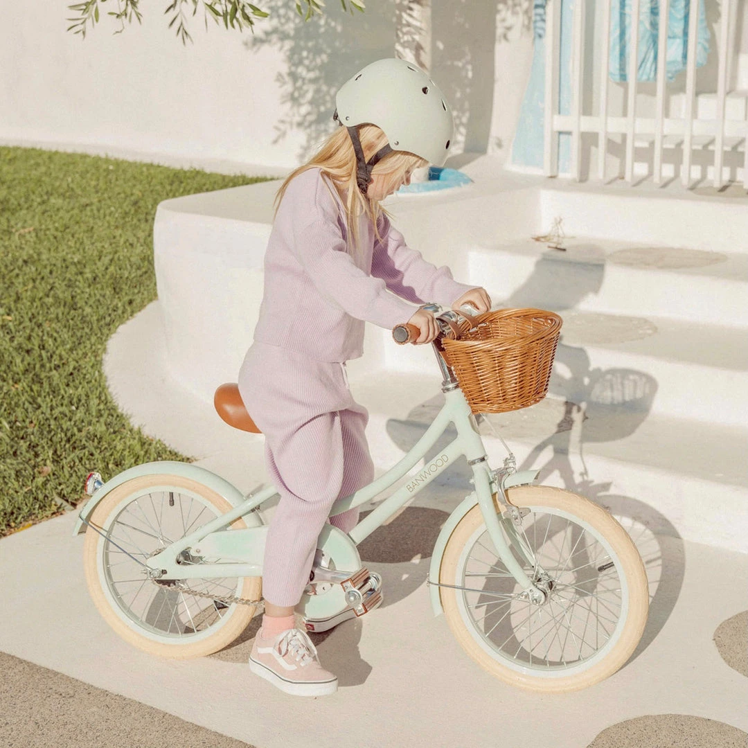 Banwood Classic Pedal Bicycle - Mint Bikes & Trikes 9 Banwood Classic Pedal Bicycle - Mint Bikes & Trikes