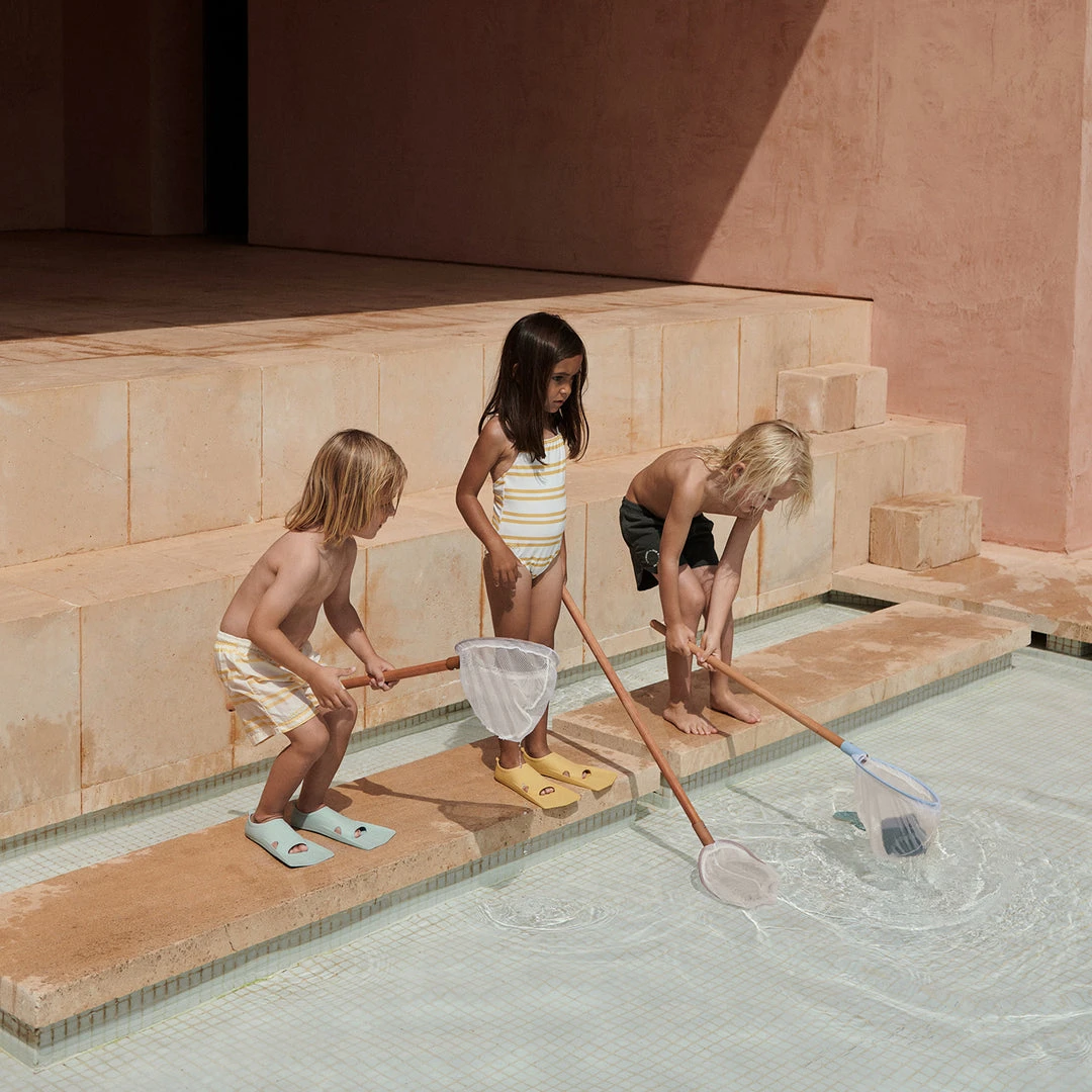 Holiday Shop Liewood - Gustav Swim Fins - Whale Blue (available In 3 Sizes) 7 Holiday Shop Liewood - Gustav Swim Fins - Whale Blue (available In 3 Sizes)