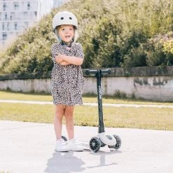 Scoot And Ride Scooter - Highwaykick 3 LED In Ash