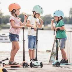 Scoot And Ride Scooter - Highwaykick 3 LED In Kiwi 15 Scoot And Ride Scooter - Highwaykick 3 LED In Kiwi