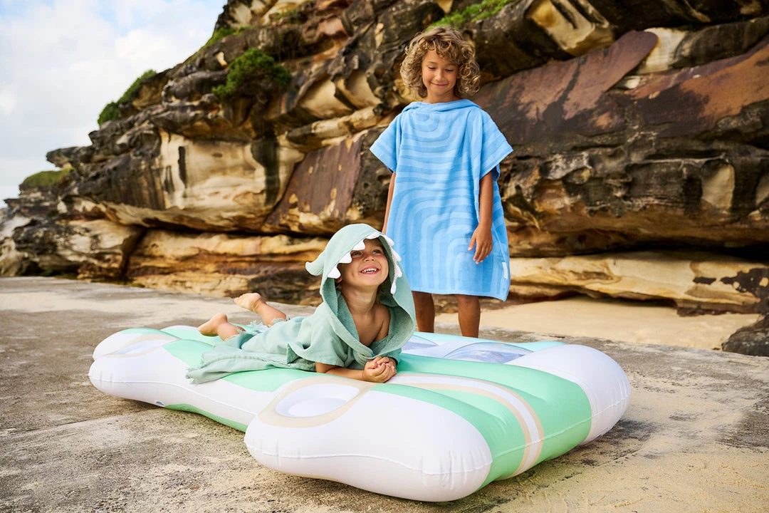 Sunnylife - Luxe Lie-On Pool Float Campervan 8 Sunnylife - Luxe Lie-On Pool Float Campervan
