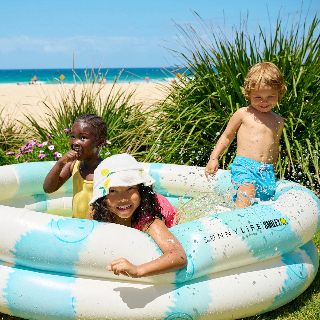 Sunnylife - The Pool Smiley Paddling Pool Holiday Shop 4 Sunnylife - The Pool Smiley Paddling Pool Holiday Shop
