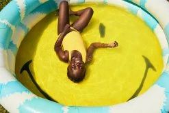 Sunnylife - The Pool Smiley Paddling Pool Holiday Shop 15 Sunnylife - The Pool Smiley Paddling Pool Holiday Shop